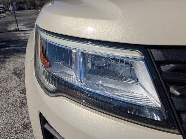 Used 2018 Ford Explorer XLT w/ Equipment Group 202A image 11