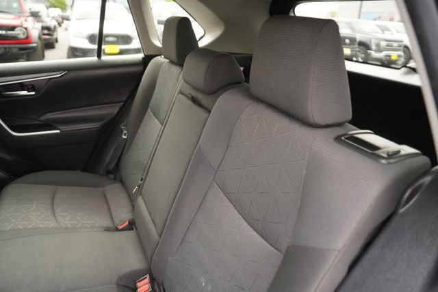 Used 2022 Toyota RAV4 XLE FWD image 13