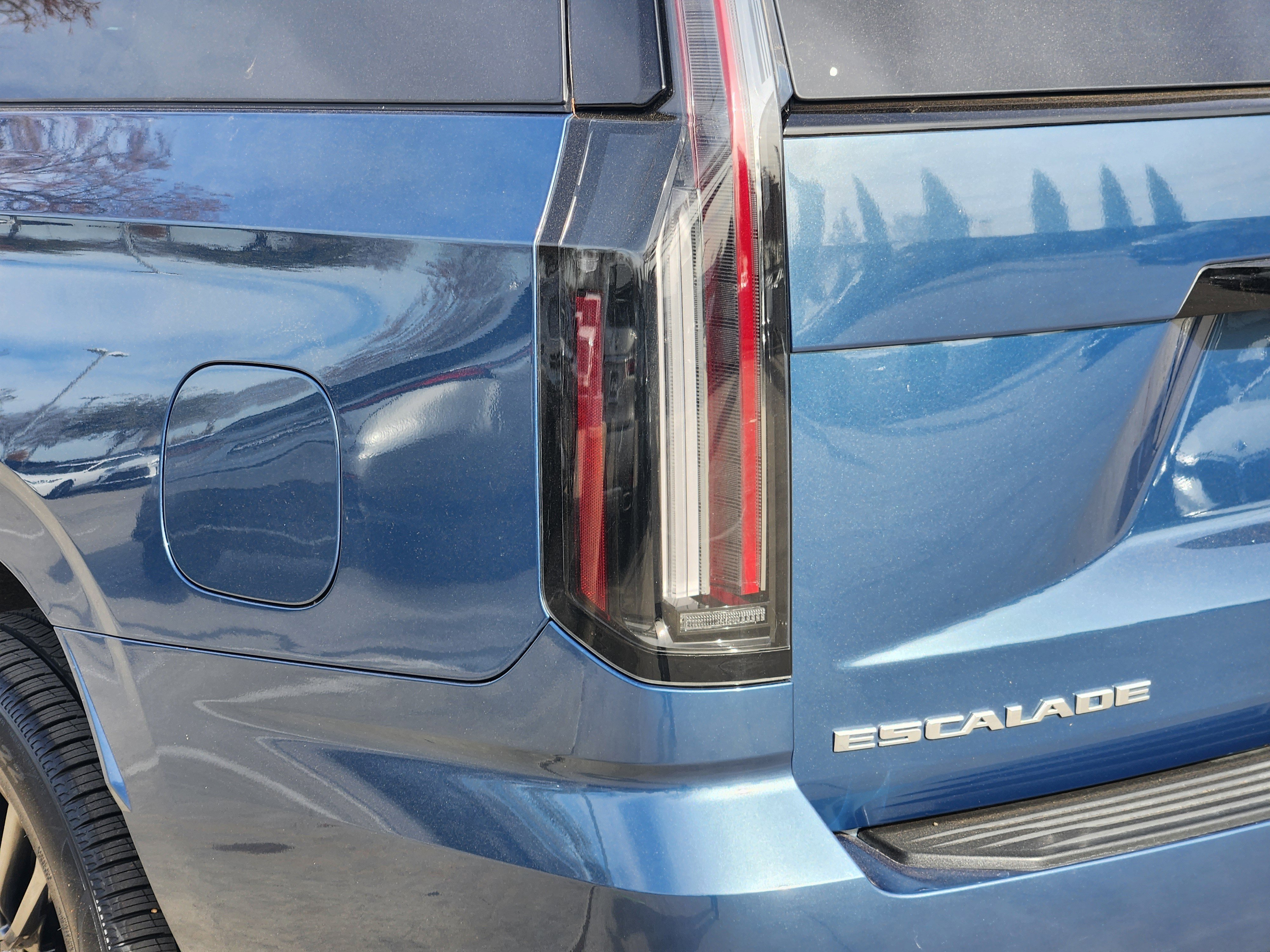 Used 2025 Cadillac Escalade ESV Sport Platinum image 5