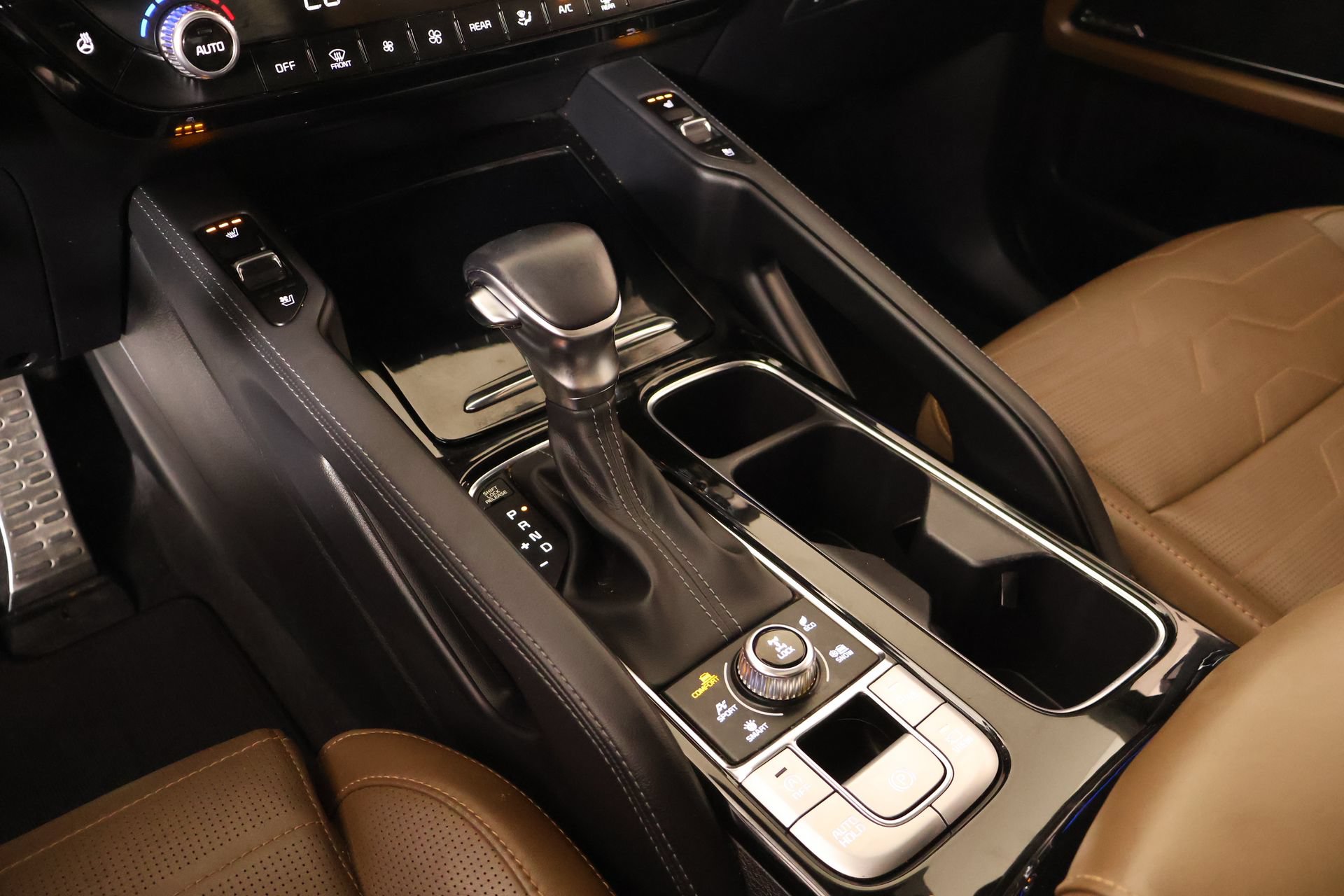 Used 2022 Kia Telluride SX w/ SX Prestige Package AWD/4WD image 9