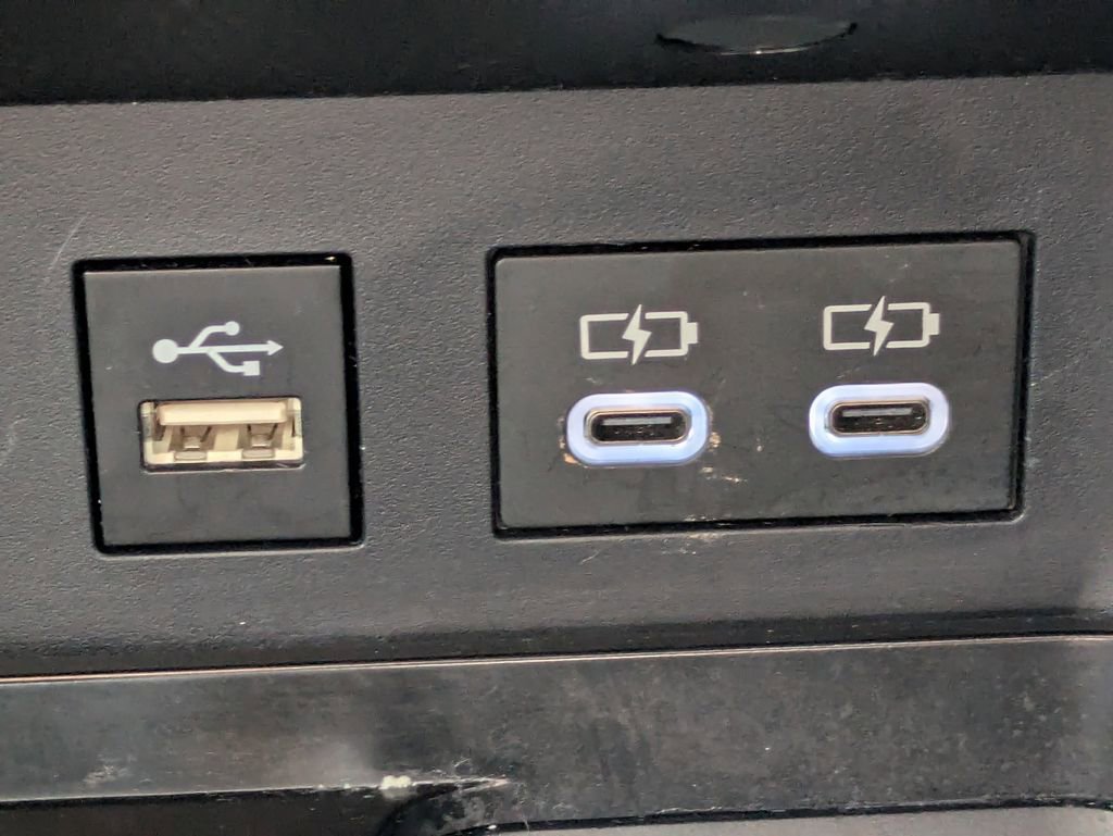 Used 2025 Toyota Camry SE w/ Convenience Package image 22