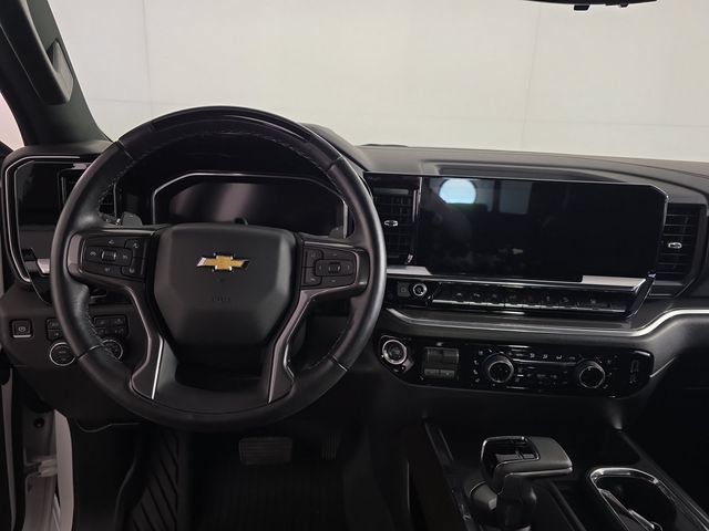 Used 2025 Chevrolet Silverado 1500 High Country w/ Technology Package AWD/4WD image 14
