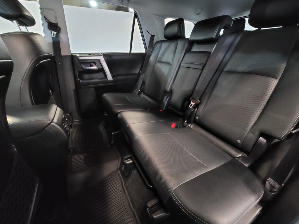 Used 2022 Toyota 4Runner Limited AWD/4WD image 9