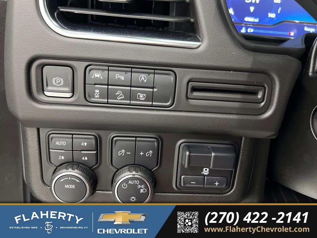 Used 2023 Chevrolet Tahoe Z71 w/ Luxury Package AWD/4WD image 25