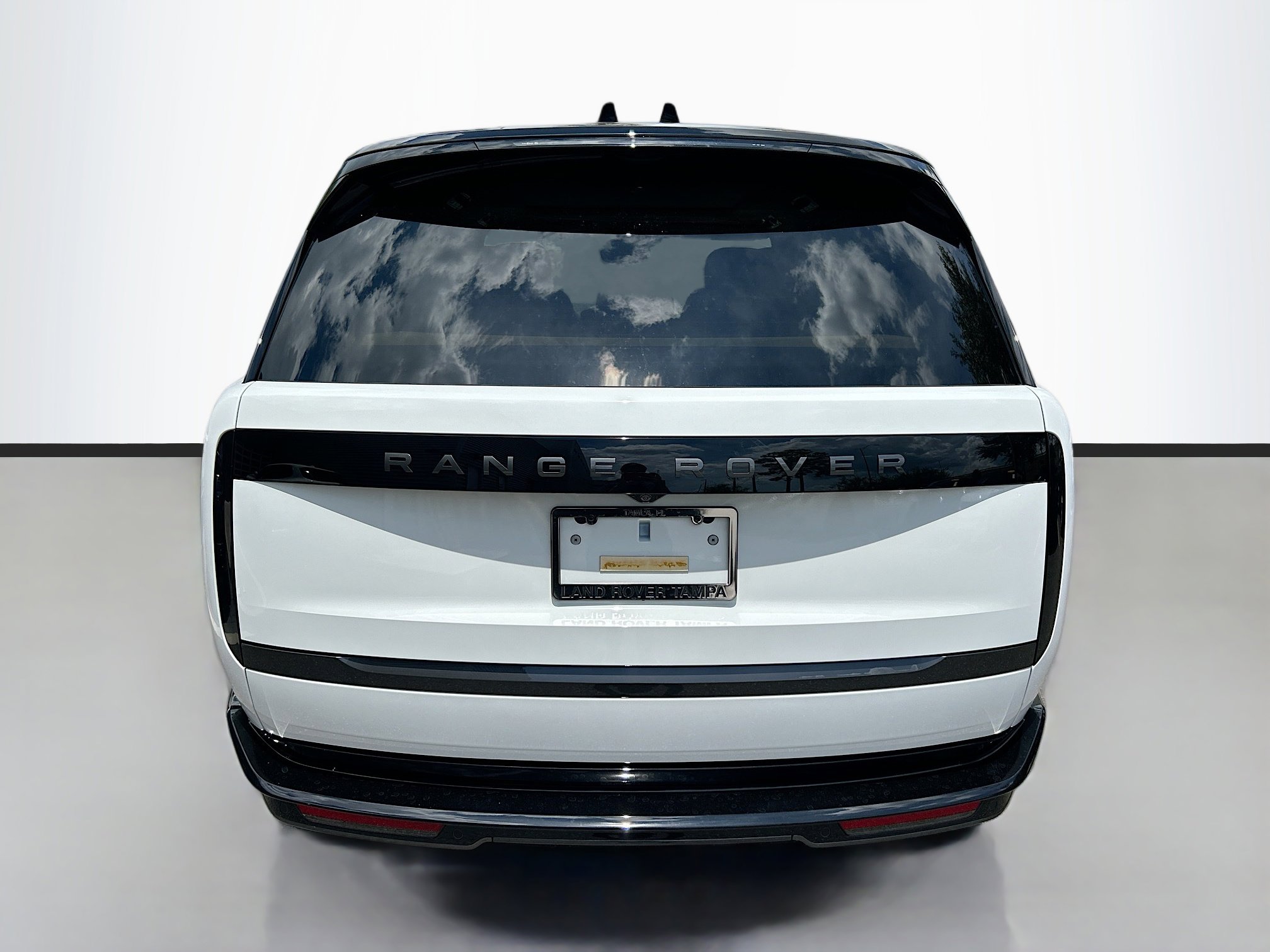 New 2025 Land Rover Range Rover SE image 5