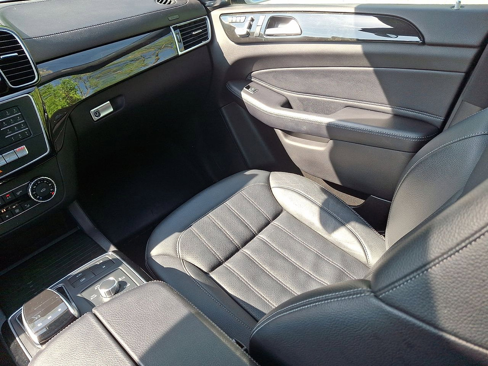 Used 2019 Mercedes-Benz GLS 450 4MATIC image 11