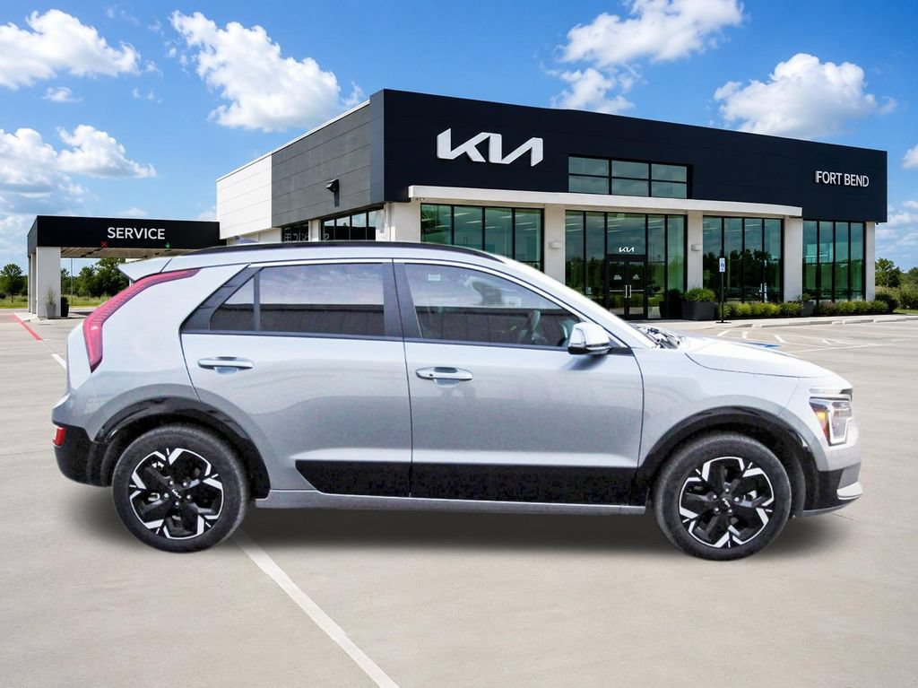 Used 2023 Kia Niro Wind FWD image 4