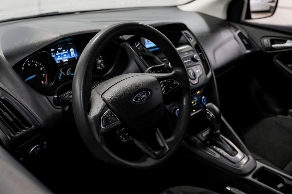 Used 2018 Ford Focus SE FWD image 21