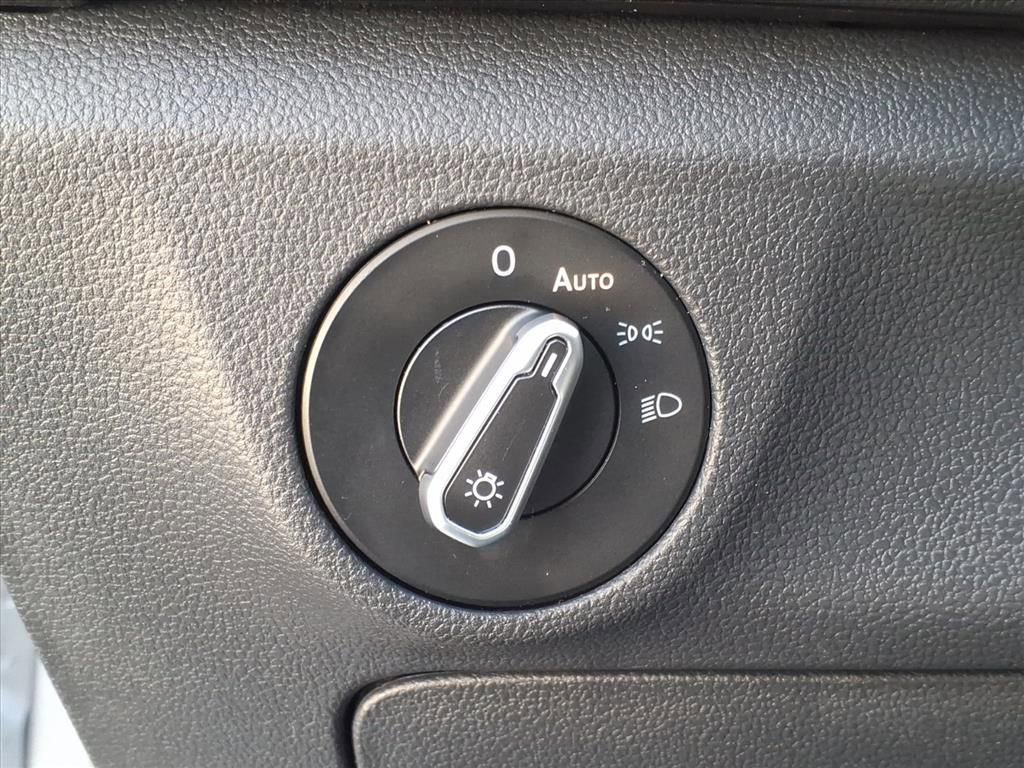 Used 2024 Volkswagen Jetta SE image 11