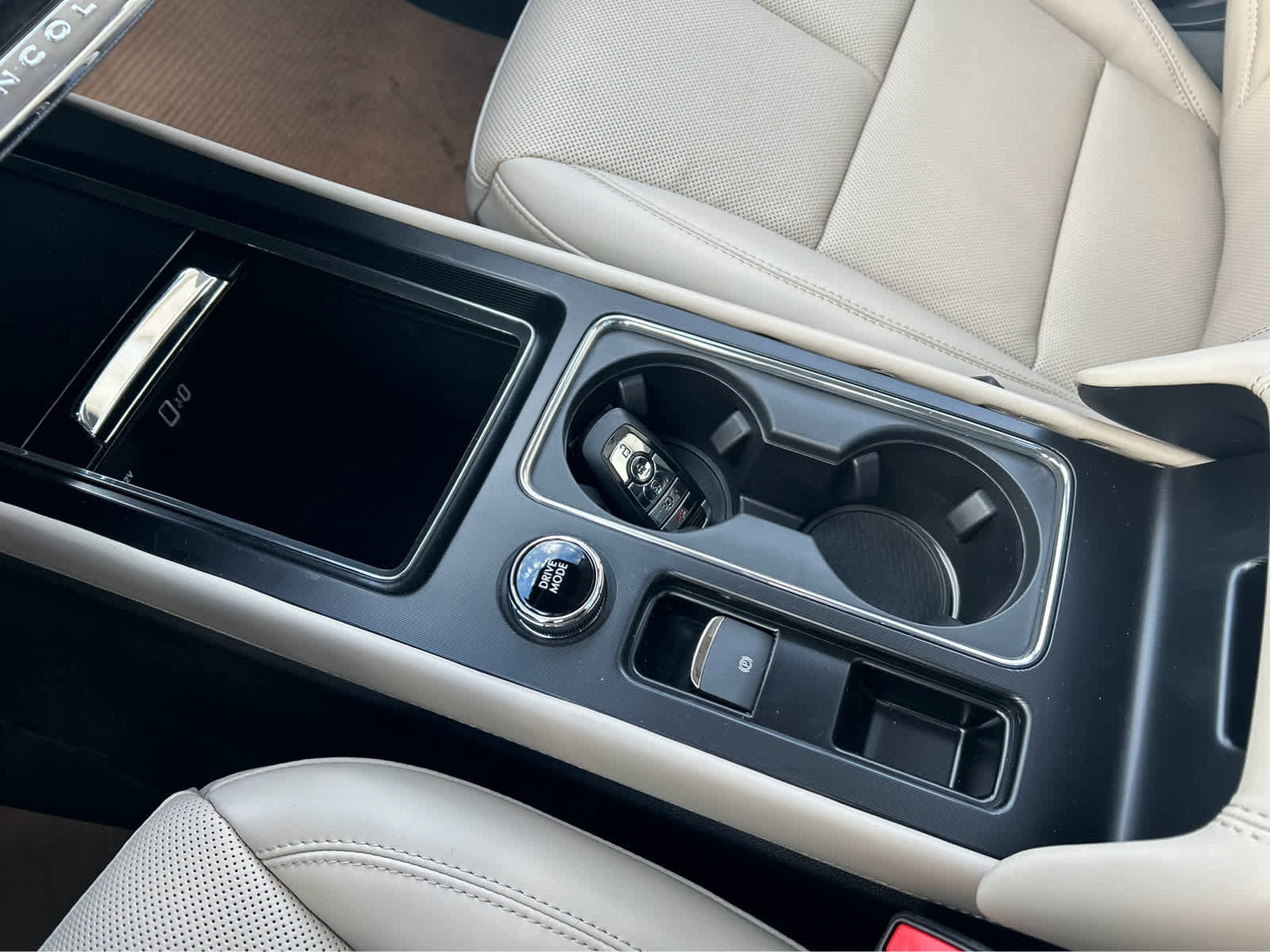 Used 2025 Lincoln Corsair Grand Touring image 49