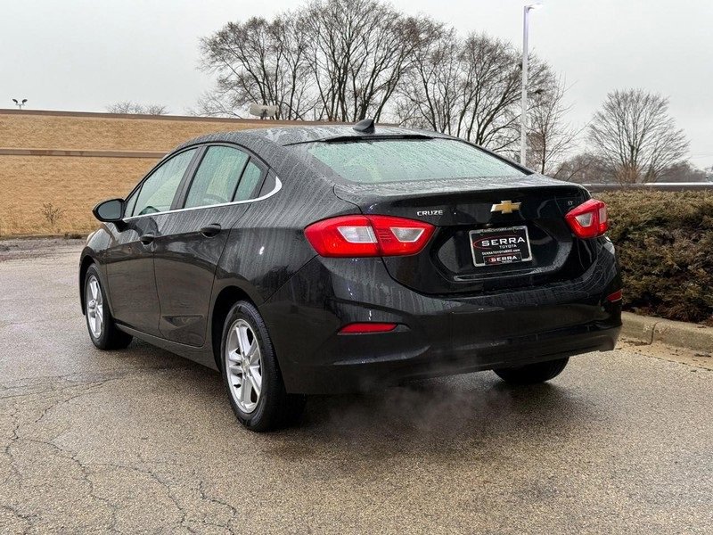 Used 2017 Chevrolet Cruze LT image 5