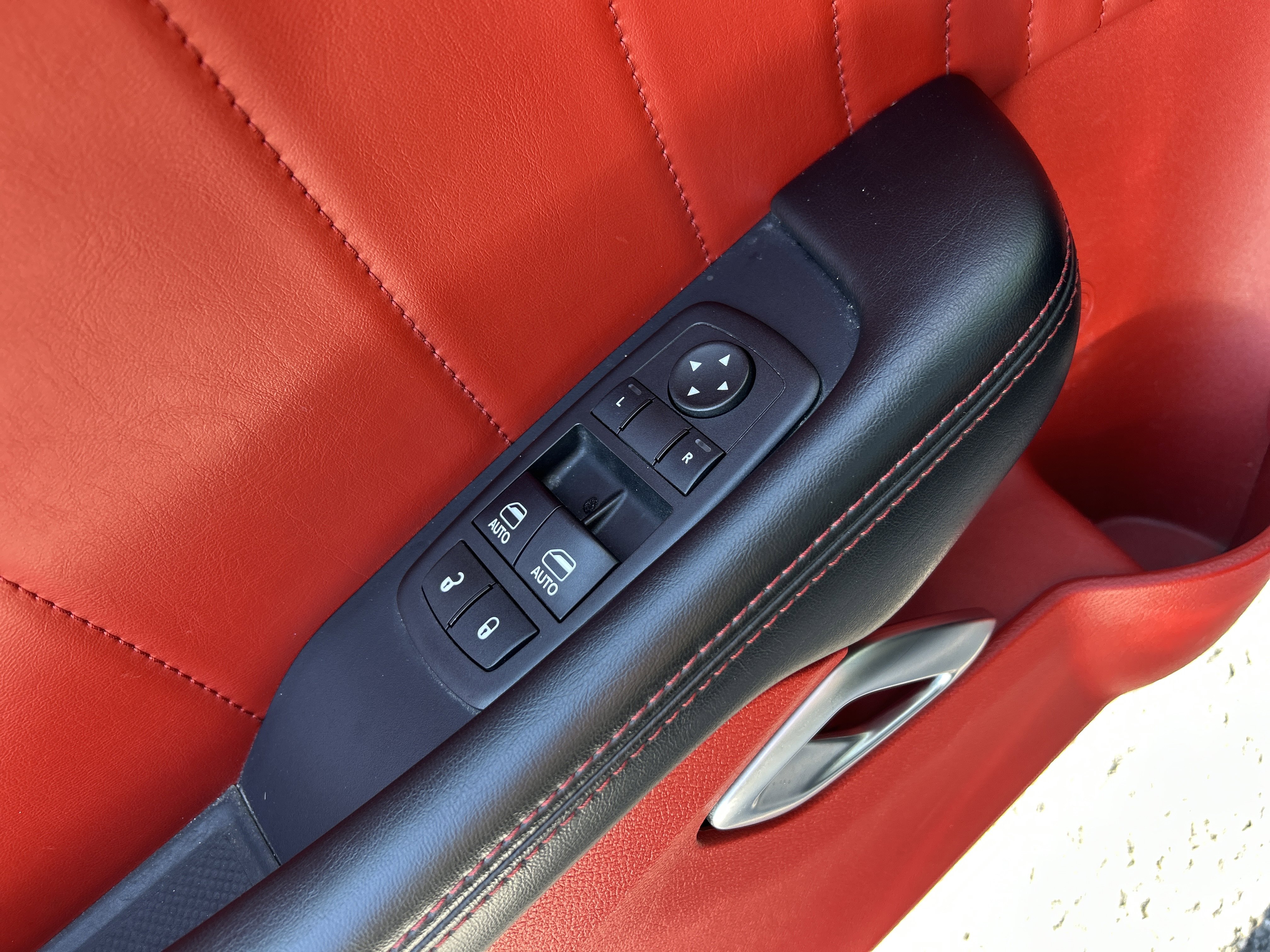 Used 2016 Dodge Challenger R/T Plus RWD image 17