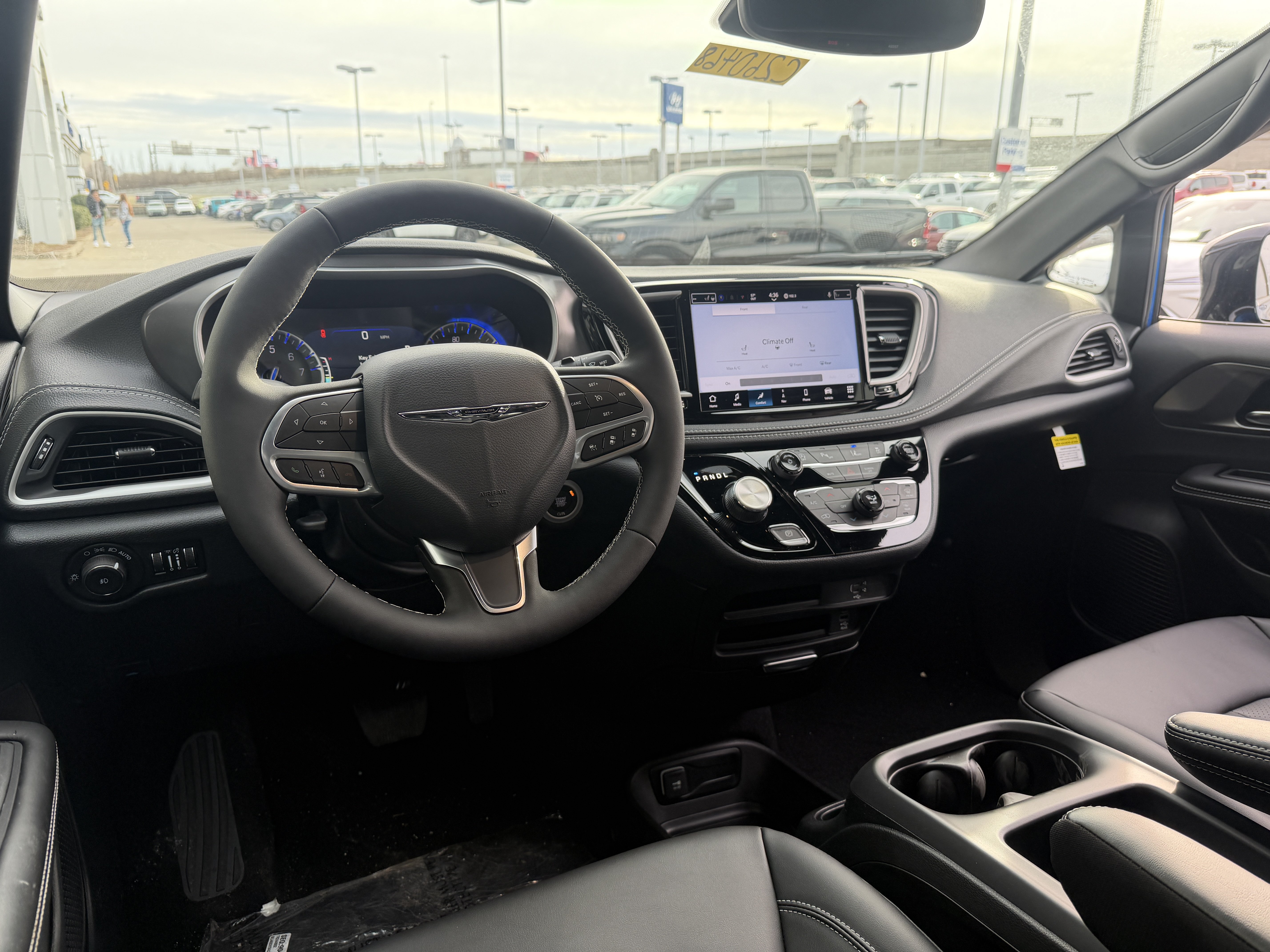 New 2026 Chrysler Pacifica Select AWD/4WD image 30