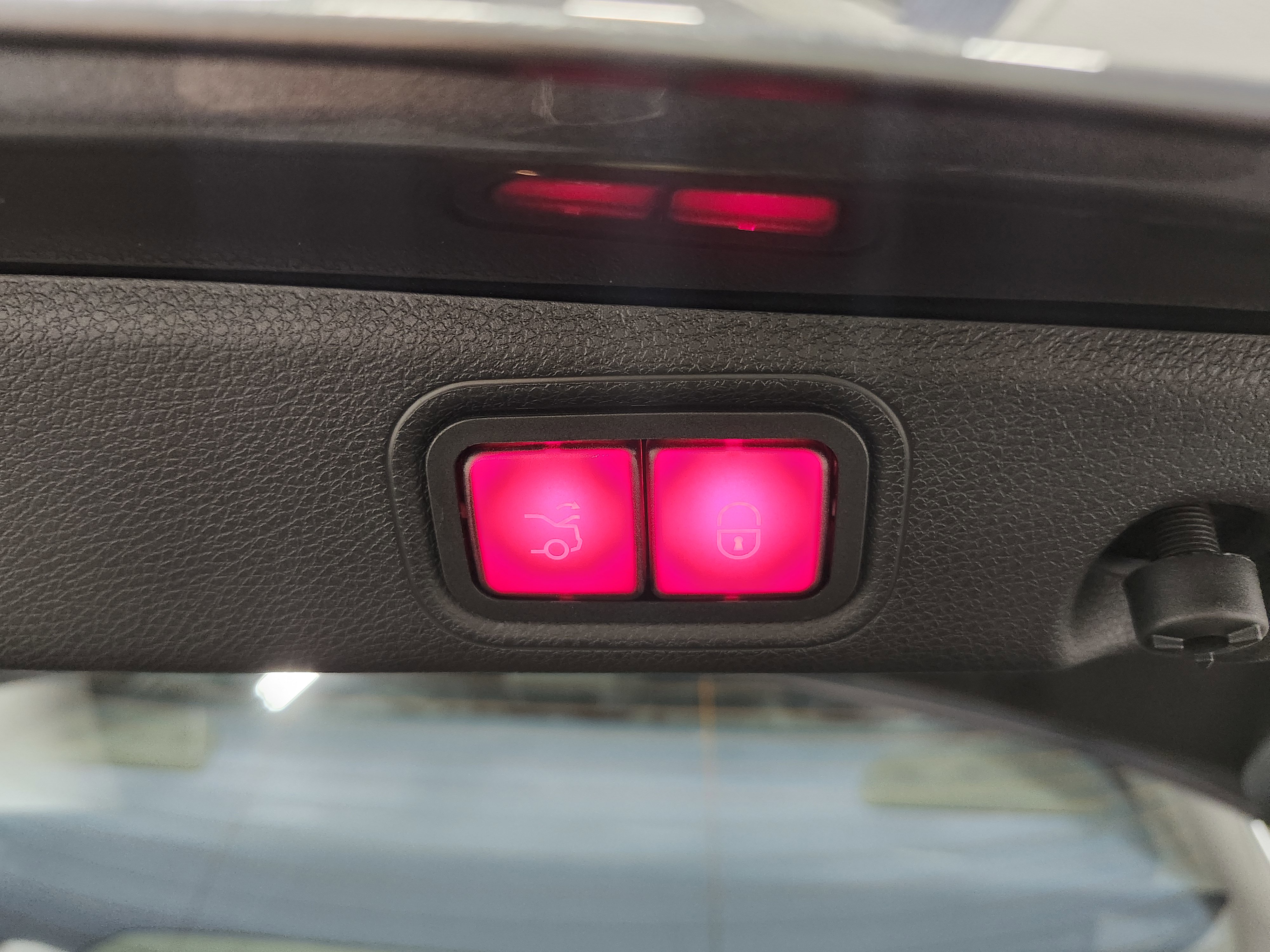 Used 2018 Mercedes-Benz E 400 E 400 w/ Premium 1 Package image 23