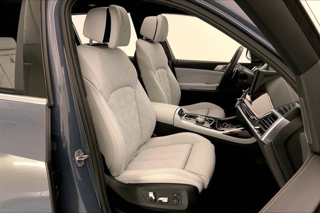 Certified 2026 BMW X7 xDrive40i image 6