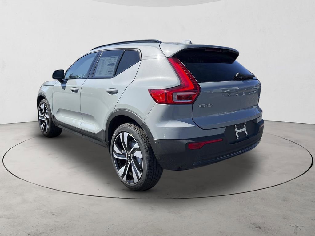 New 2026 Volvo XC40 B5 Plus w/ Climate Package AWD/4WD image 3