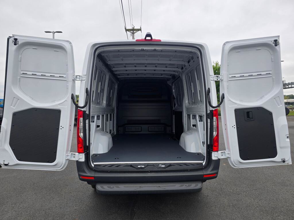 New 2026 Mercedes-Benz Sprinter 2500 image 13