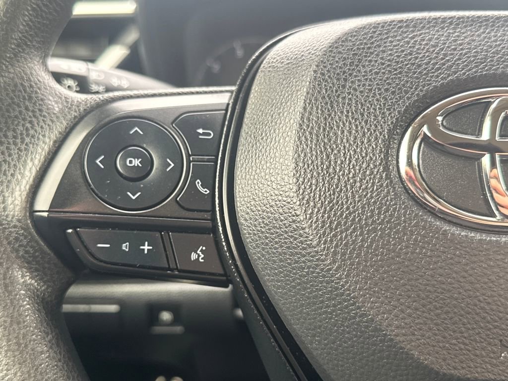 Used 2025 Toyota Corolla LE image 19
