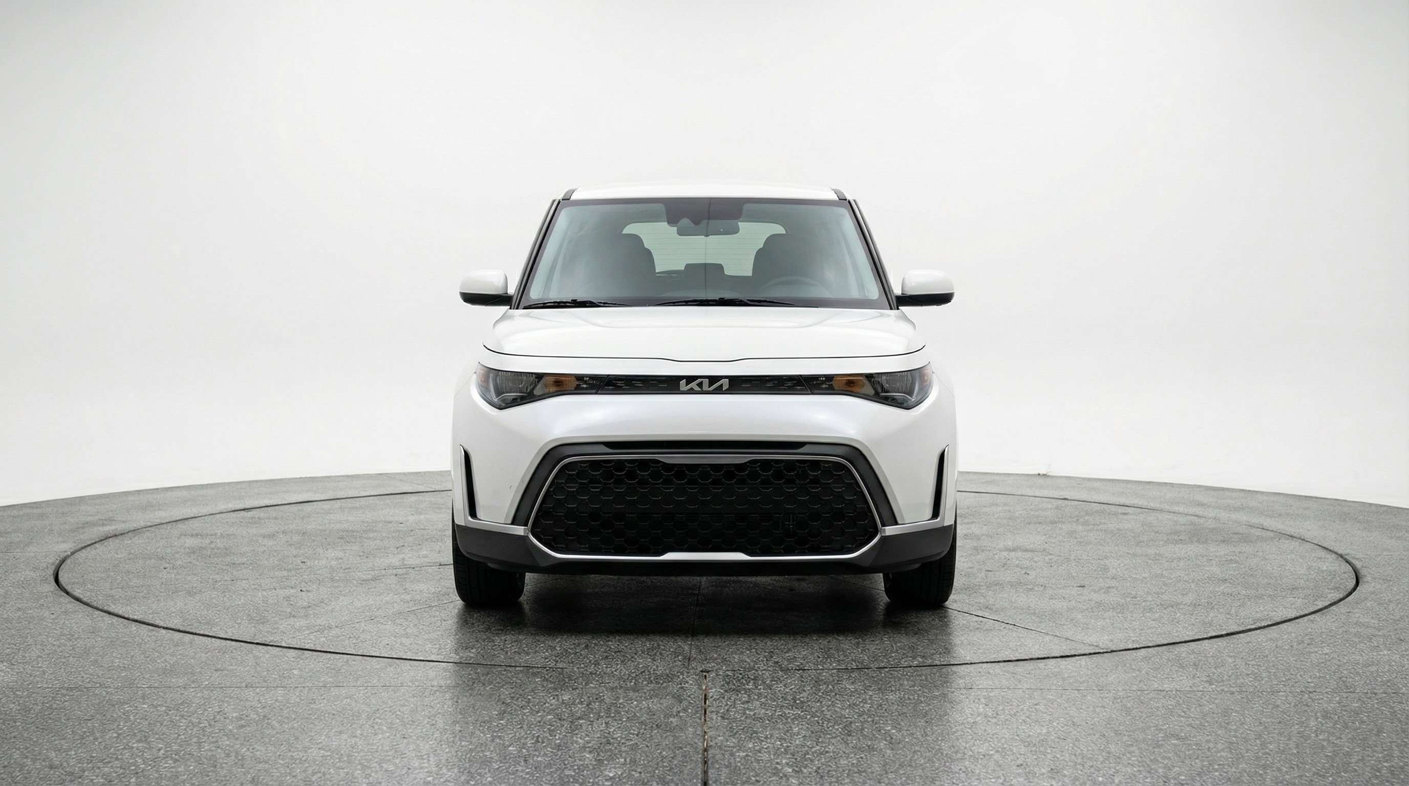 Used 2025 Kia Soul LX w/ LX Technology Package image 2