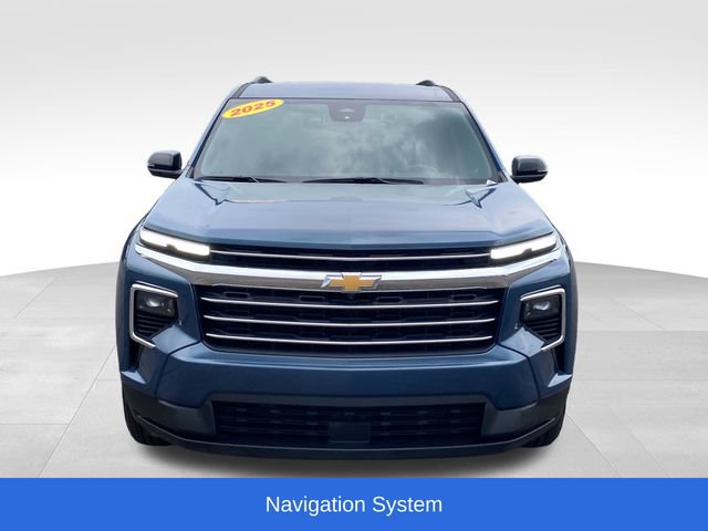 Used 2025 Chevrolet Traverse LT w/ Driver Confidence Package AWD/4WD image 2