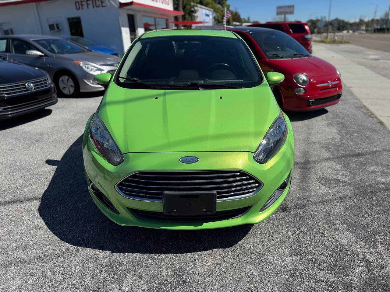 Used 2014 Ford Fiesta SE w/ Equipment Group 201B image 3