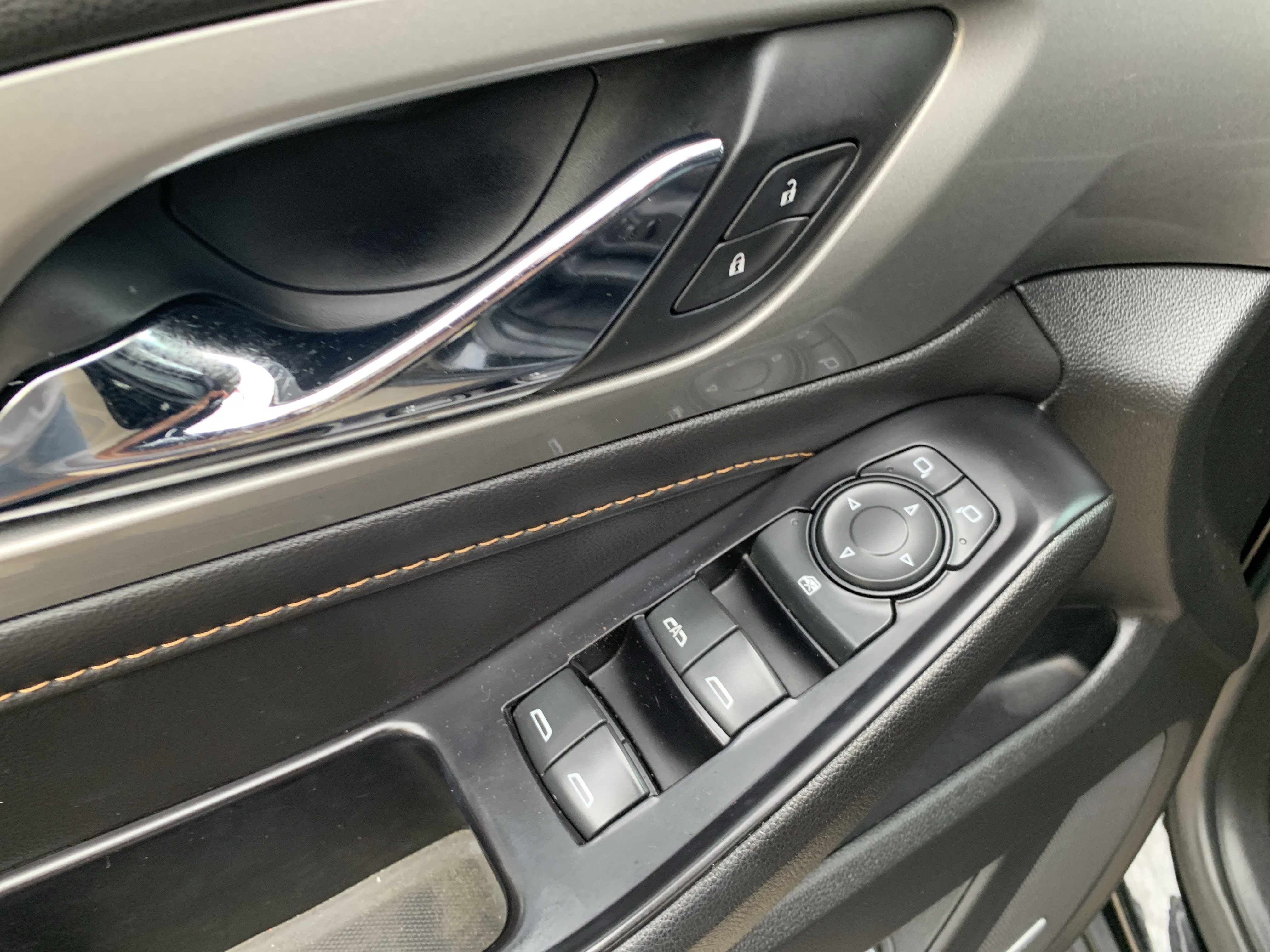 Used 2020 Chevrolet Traverse RS FWD image 19