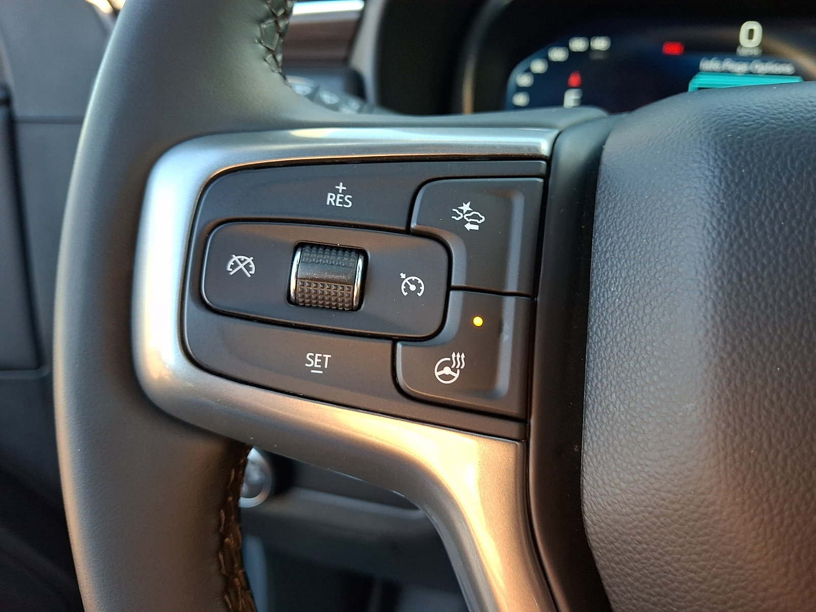 Used 2024 Chevrolet Suburban Z71 w/ Luxury Package AWD/4WD image 22