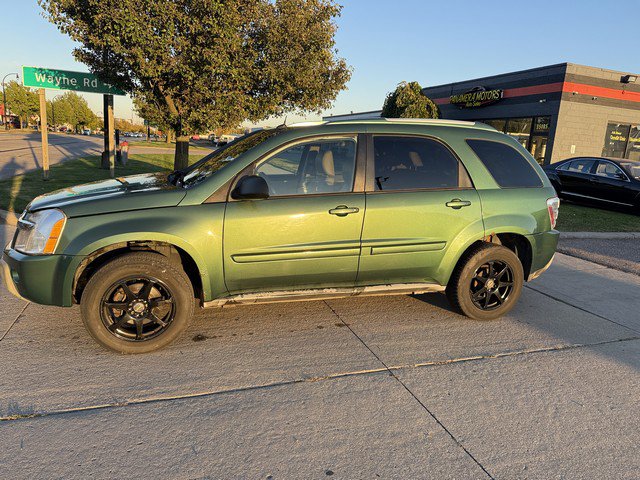 Used 2005 Chevrolet Equinox LT w/ Preferred Equipment Group image 8