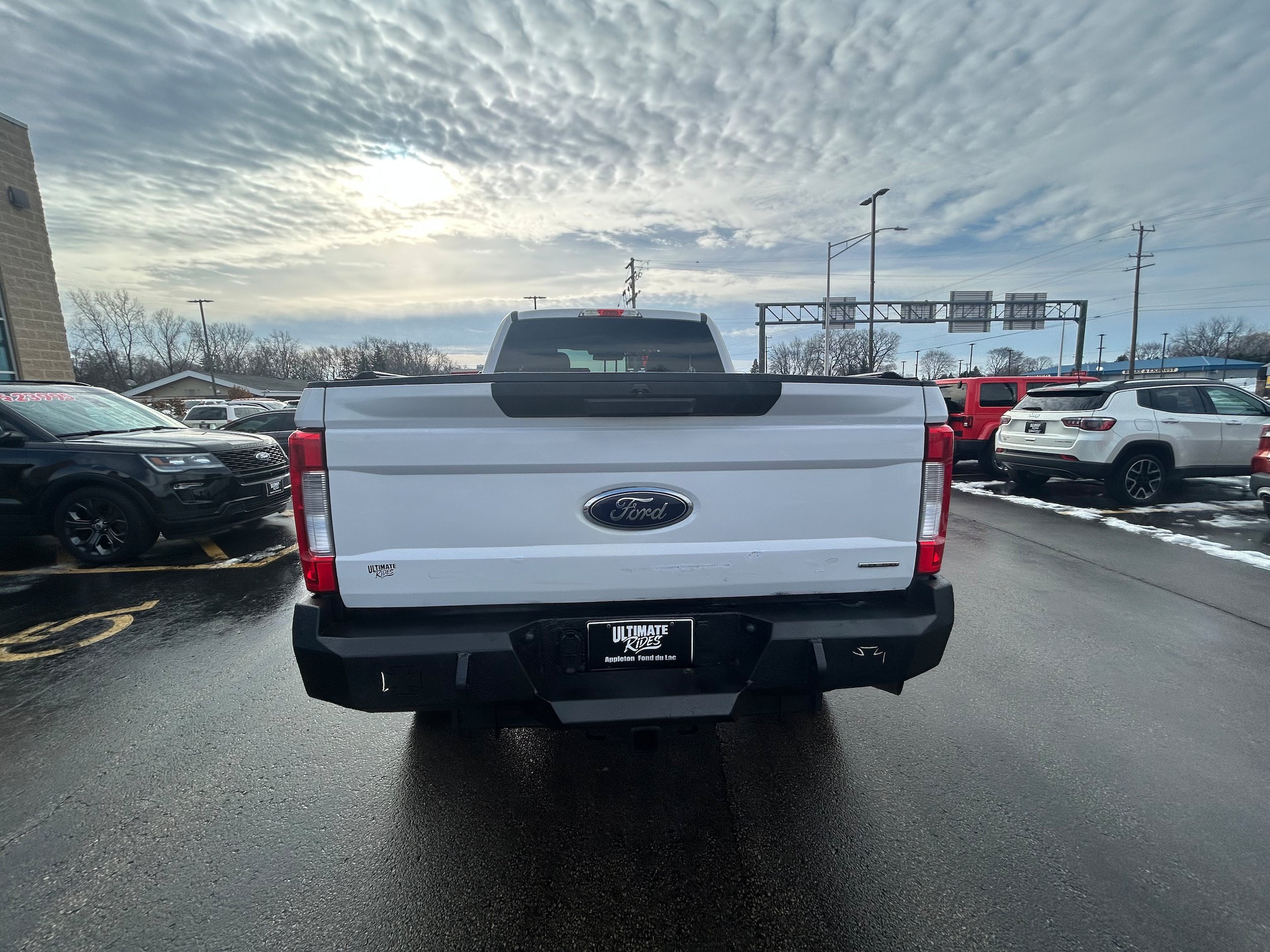 Used 2017 Ford F250 XLT w/ FX4 Off-Road Package AWD/4WD image 4
