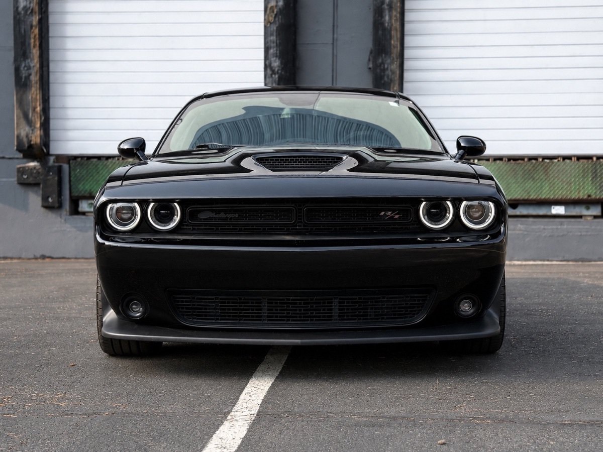 Used 2022 Dodge Challenger R/T w/ Blacktop Package RWD image 9