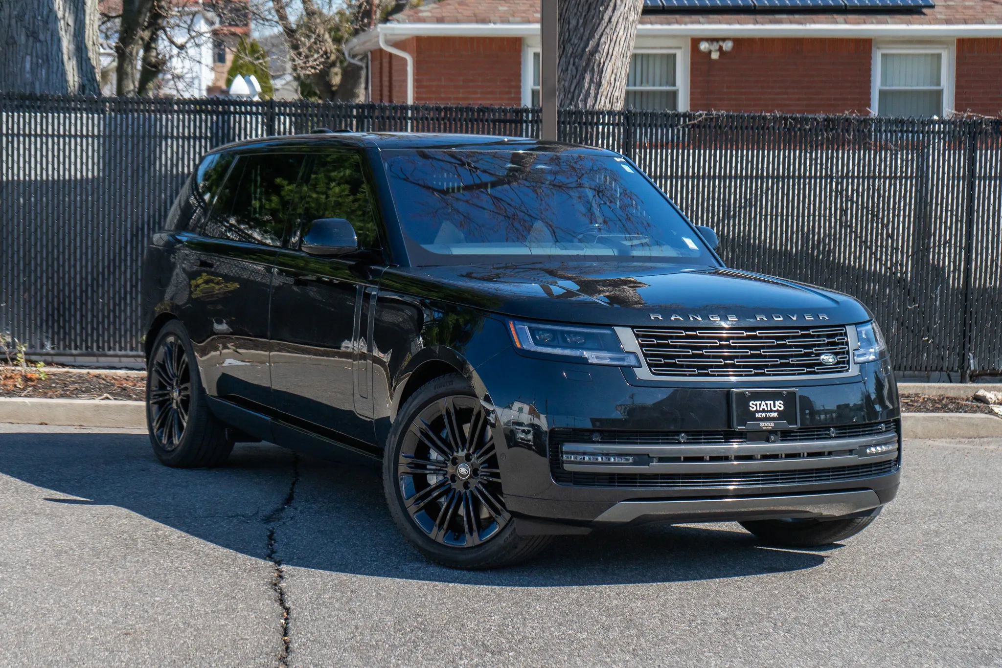 Used 2023 Land Rover Range Rover Long Wheelbase SE AWD/4WD image 9