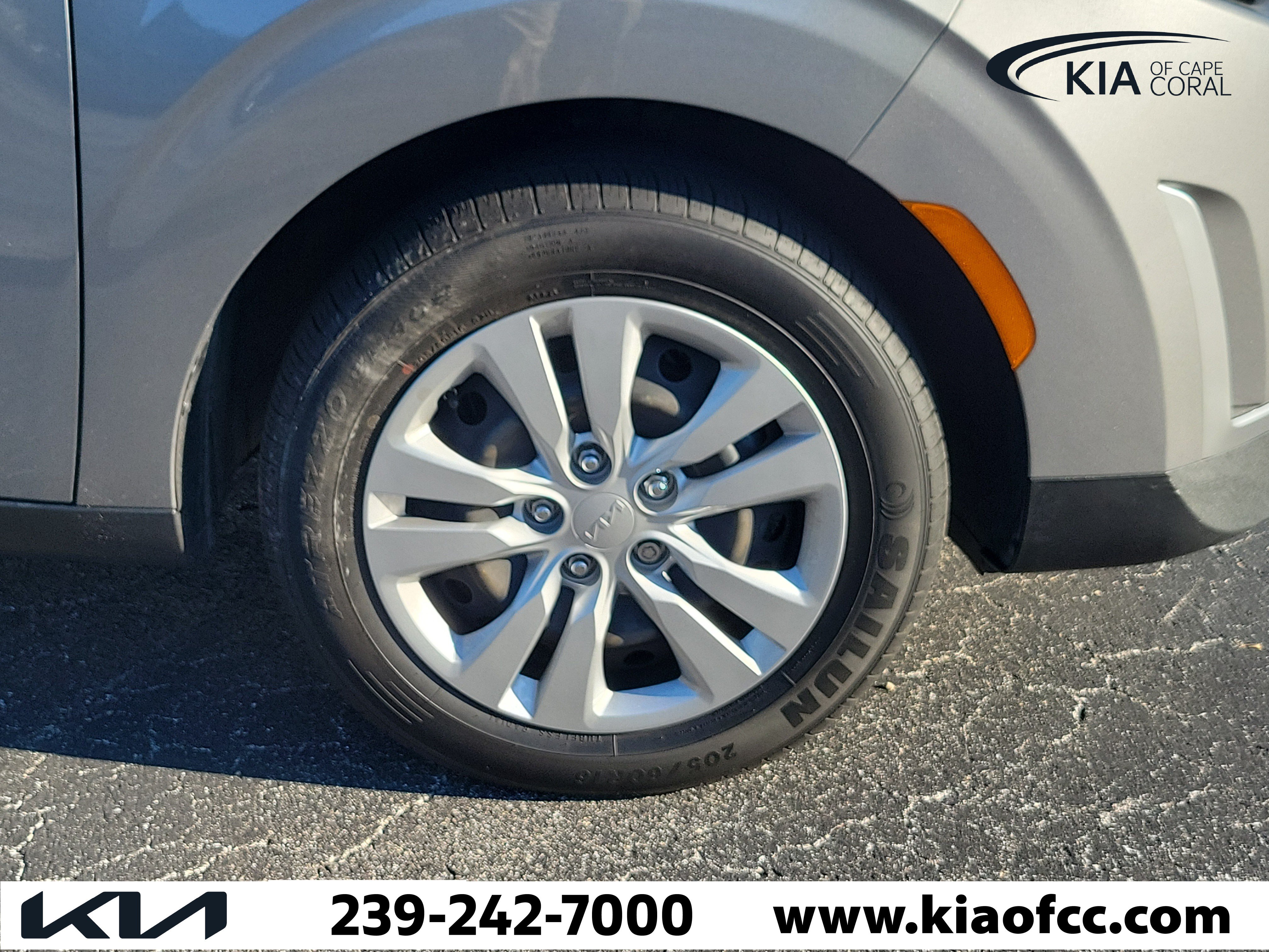Certified 2024 Kia Soul LX FWD image 7