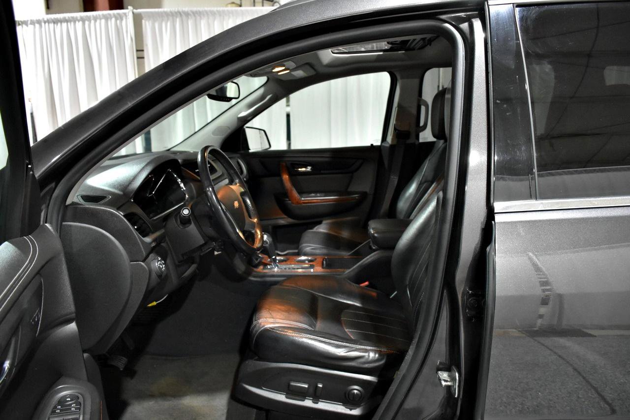 Used 2014 Chevrolet Traverse LTZ FWD image 30
