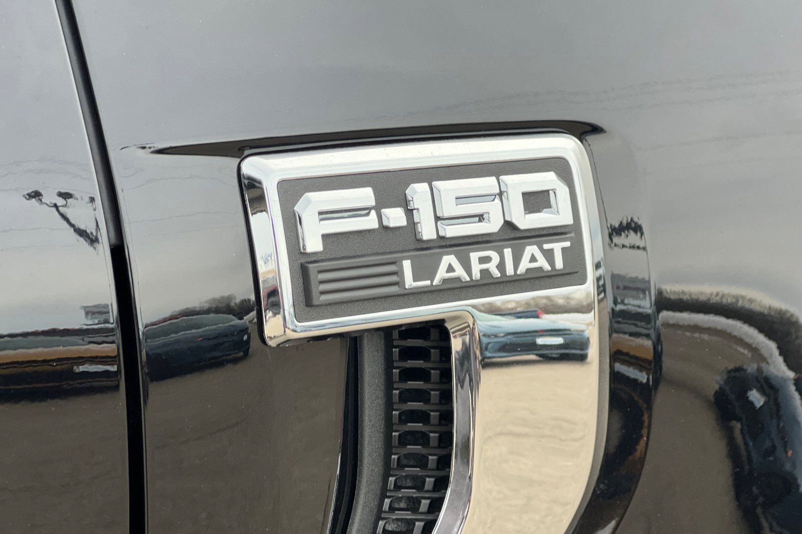 New 2025 Ford F150 Lariat w/ Equipment Group 501A Mid image 7