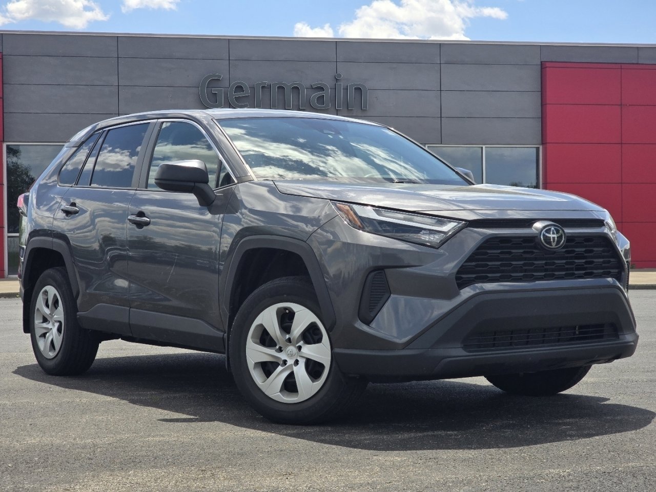 Used 2023 Toyota RAV4 LE FWD image 2