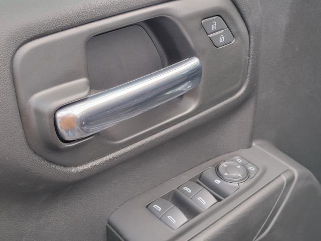 Used 2026 Chevrolet Silverado 1500 Custom w/ Turbomax Blackout Package AWD/4WD image 6