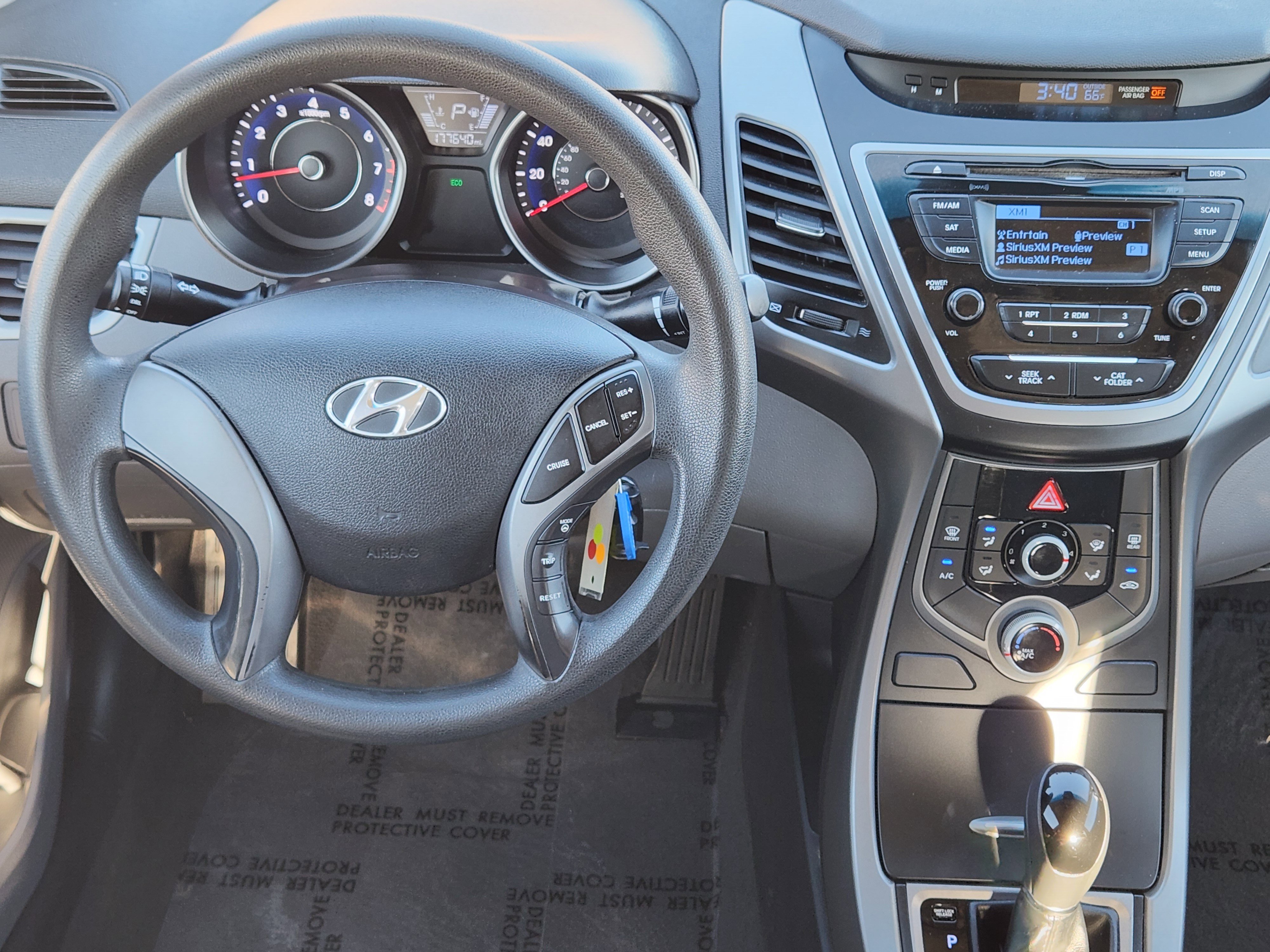 Used 2015 Hyundai Elantra SE image 26