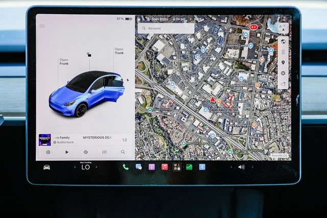 Used 2022 Tesla Model Y Performance AWD/4WD image 13