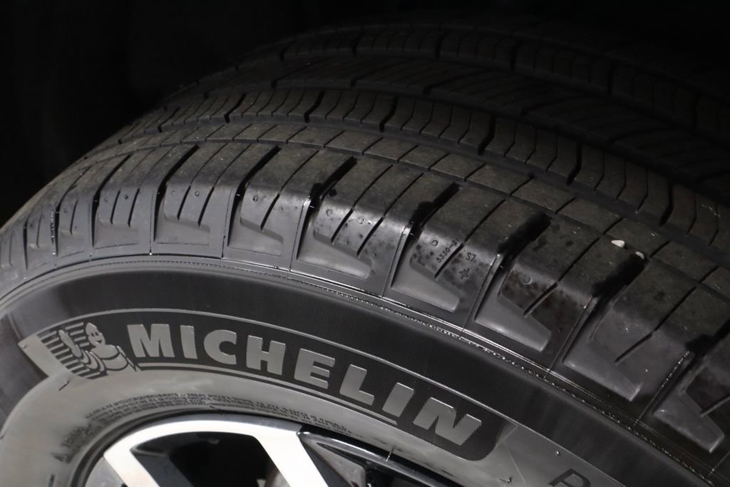 Used 2023 Jeep Grand Cherokee Limited image 21