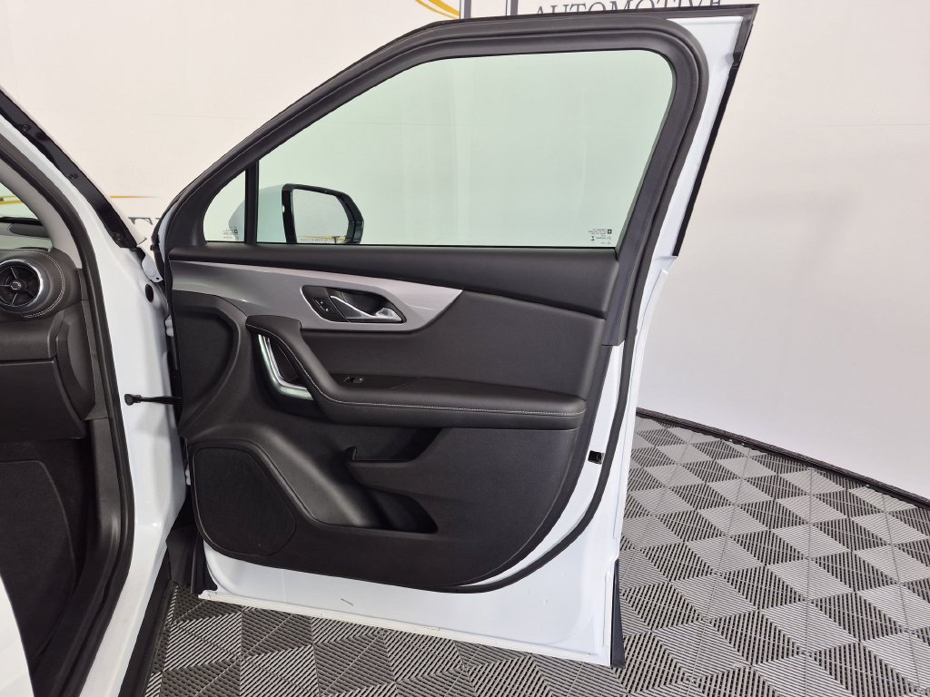 Used 2025 Chevrolet Blazer LT AWD/4WD image 33