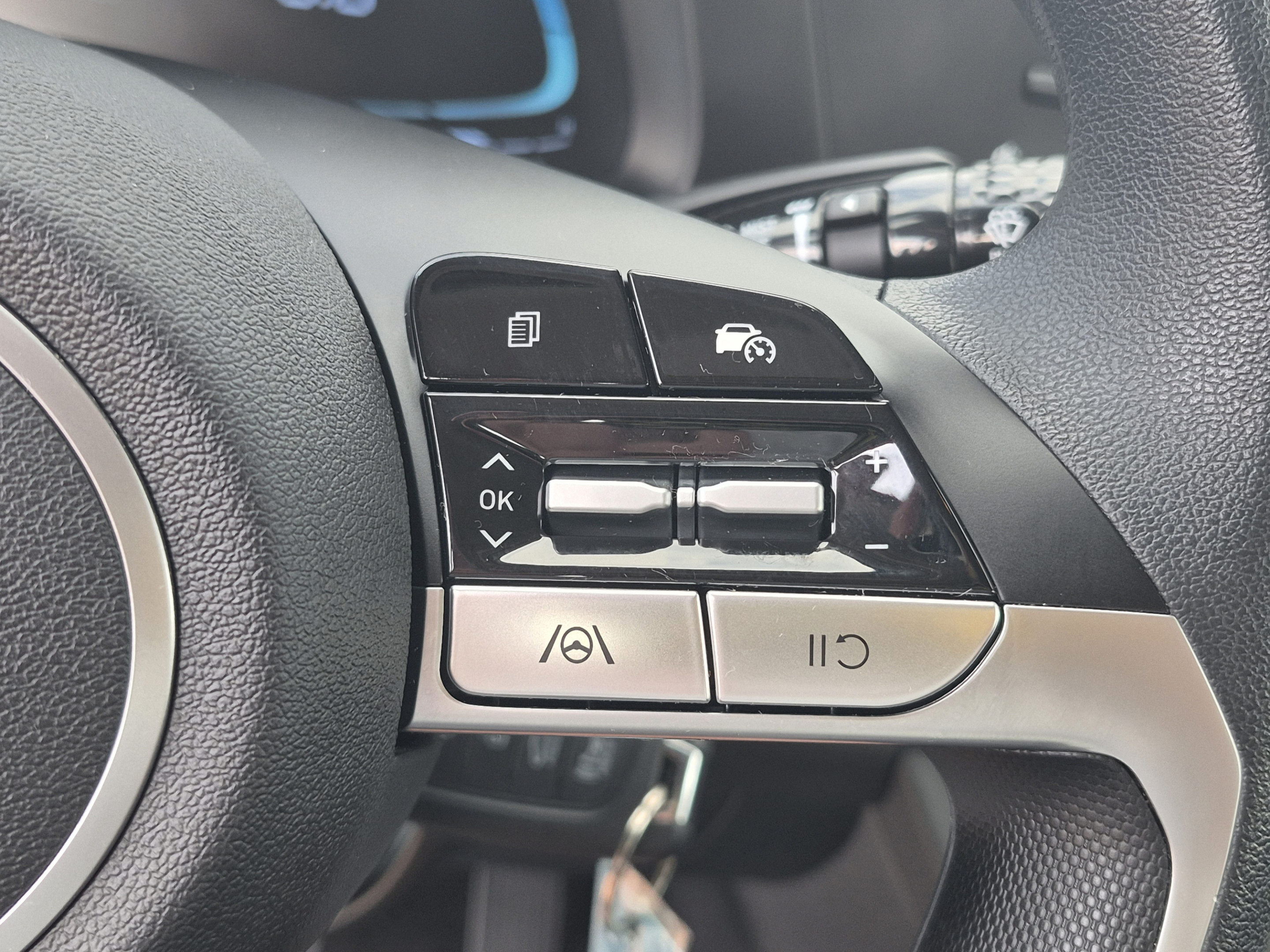 Certified 2025 Hyundai Elantra SE FWD image 27