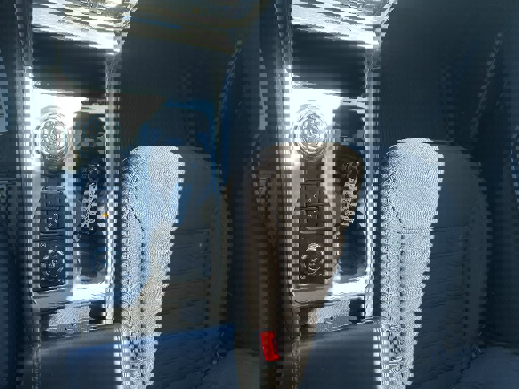 Used 2021 Ford Explorer XLT image 14