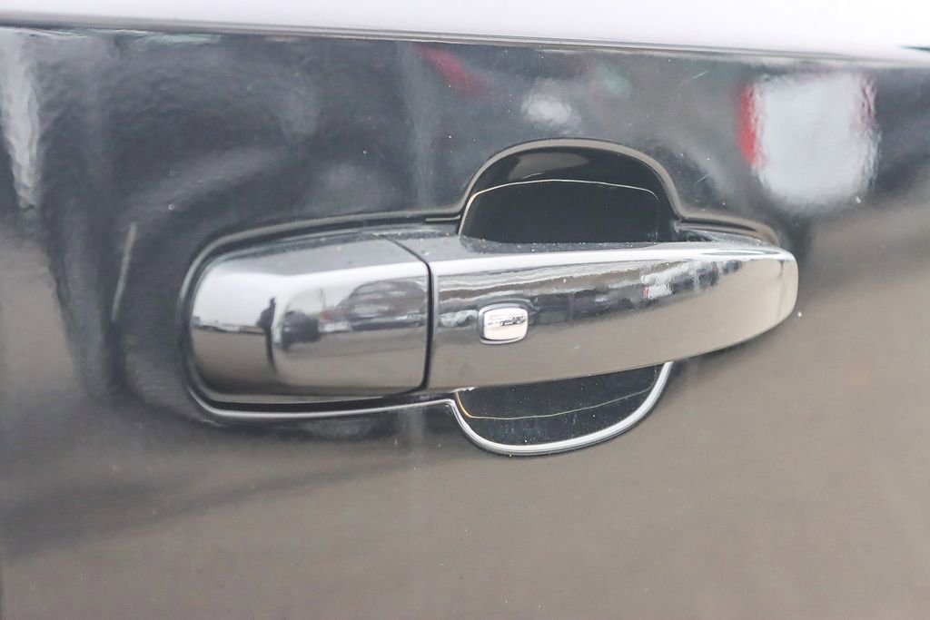 Used 2022 Chevrolet Traverse LT image 15