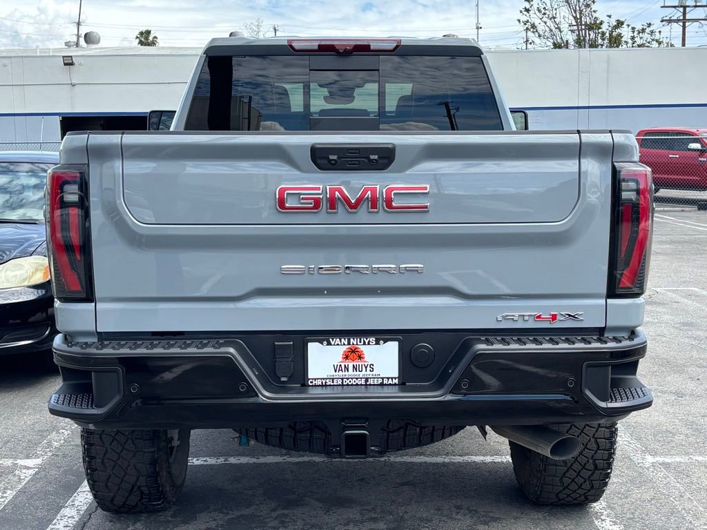 Used 2025 GMC Sierra 2500 AT4X image 6