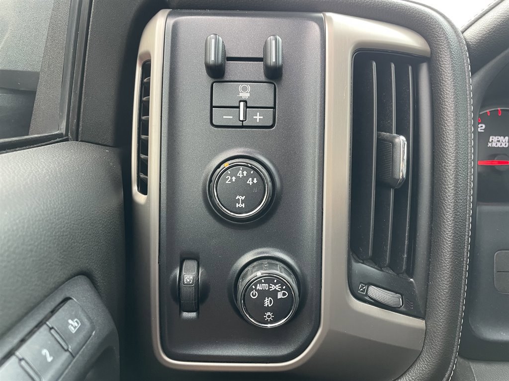 Used 2015 GMC Sierra 3500 Denali w/ Duramax Plus Package image 35