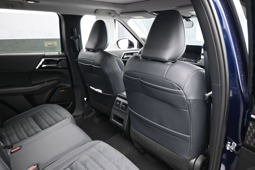 New 2026 Mitsubishi Outlander SE FWD image 48