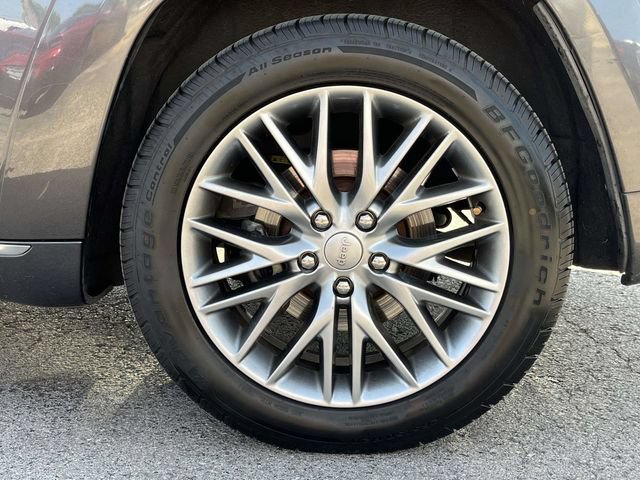 Used 2017 Jeep Grand Cherokee Summit AWD/4WD image 11