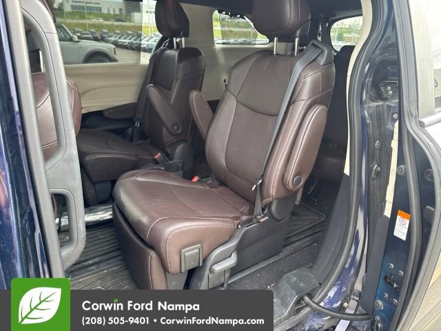 Used 2021 Toyota Sienna Platinum FWD image 12