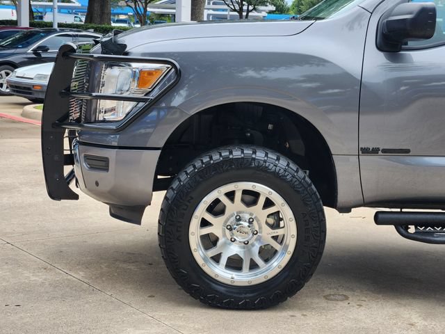 Used 2024 Nissan Titan SV w/ SV Convenience Package AWD/4WD image 16
