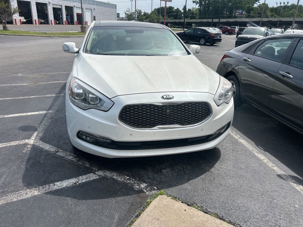 Used 2015 Kia K900 Premium w/ Interior Highline Package RWD image 2